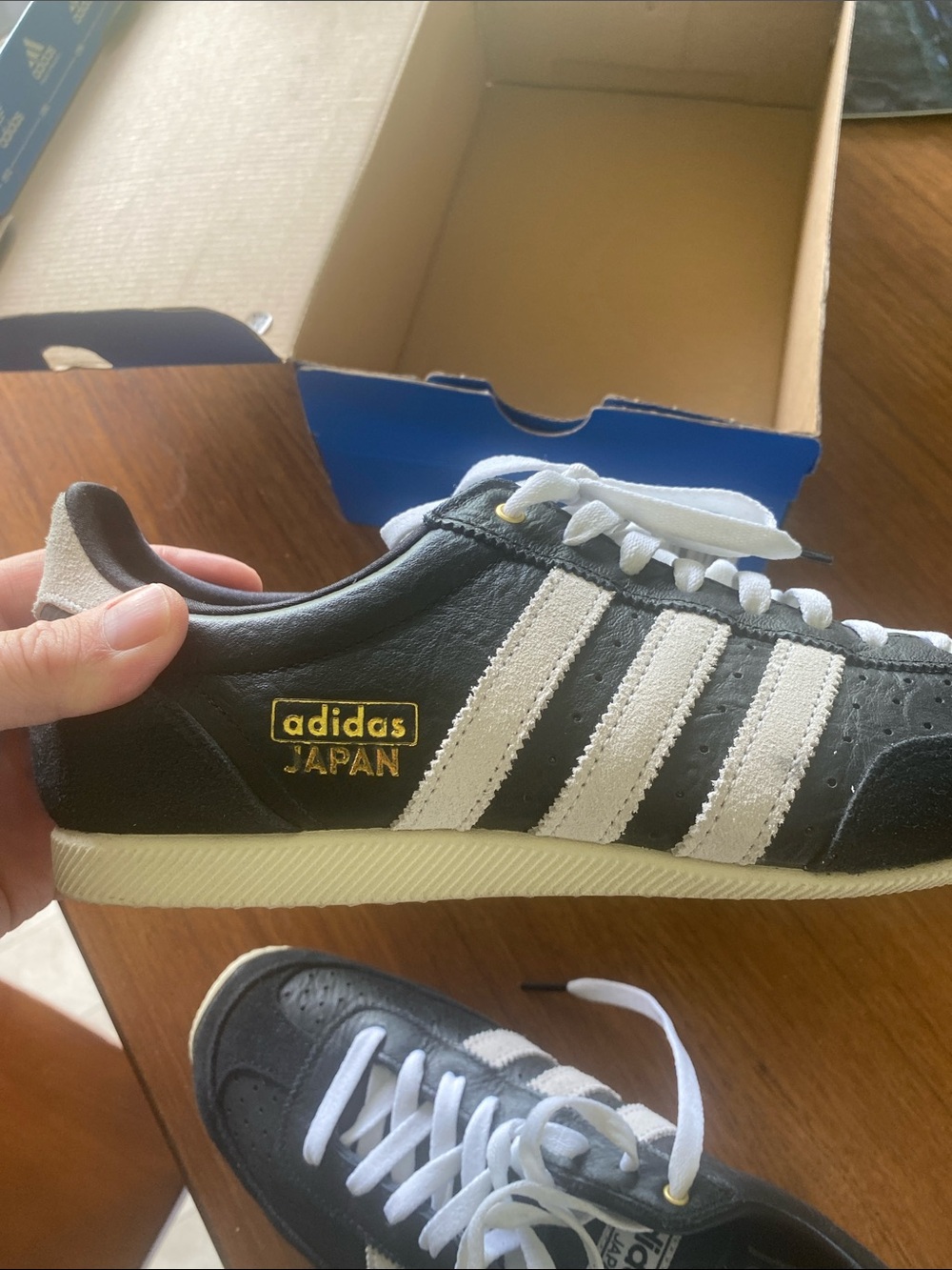Adidas classic sneakers bought in Japan! - Picture 6 of 6